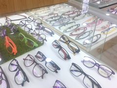 -三叶眼镜城批发市场(上海火车站店)