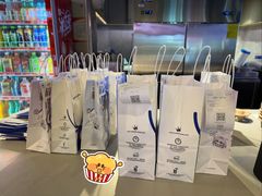 -瑞幸咖啡(东直门枢纽店)