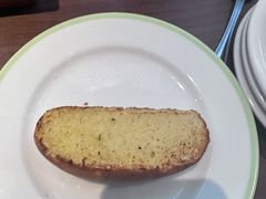 蒜香烤面包-萨莉亚意式餐厅(南京环亚凯瑟琳广场店)