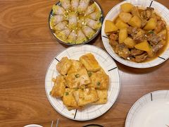 -爱的果实月嫂育婴师(世纪东方店)