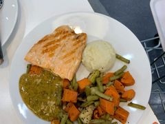 热熏三文鱼配刀豆色拉-宜家·瑞典风味餐厅(北京西红门店)