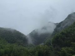 -安吉龙王山峡谷漂流