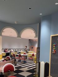 -奈尔宝家庭中心·亲子餐厅(北京东坝万达店)