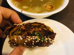 烧饼夹肉-护国寺小吃(机场店)