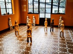 -Nathalie Djurberg与Hans Berg“牛皮纸包裹的月亮”-Prada荣宅当季展览