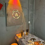 一踏入这家餐馆，就被那股浓郁的川香深深吸引！