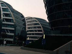 -虹桥世界中心-东北停车场