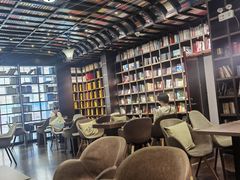 -钟书阁(松江泰晤士小镇店)