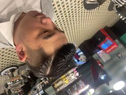 -海文先生国潮烫染男士理发馆