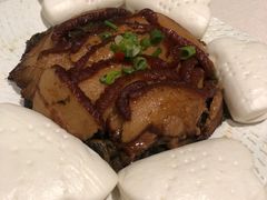 梅干菜扣肉配荷叶饼-唐拉雅秀酒店-唐苑中餐厅