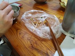 -丁红照水煎包胡辣汤