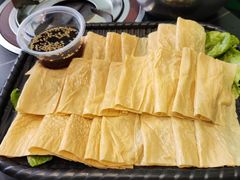 凉拌现做豆油皮-鱼头泡饭·湖北菜·非物质文化遗产(岳家嘴总店)