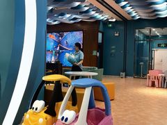 -Swim斯卫姆国际儿童游泳中心(红博中央公园店)