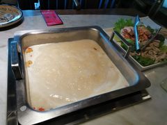 -尚尚仙·酸汤猪手·猪肚鸡火锅(华联万柳购物中心店)