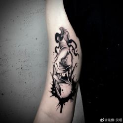 -黑旗纹身
