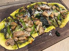 罗勒蘑菇鸡肉披萨-Maxpoint Kitchen 西餐咖啡(乐峰广场店)