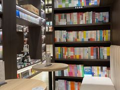 -钟书阁(群光广场店)