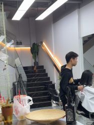 -茶发Salon·烫发染发理发