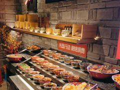 -老牌坊云南鱼豆花火锅(哈西万达店)