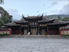 -峨眉山报国寺