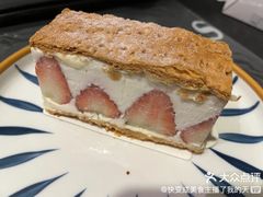 经典草莓拿破仑蛋糕-星巴克(徐州苏宁广场B1店)