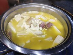 手工豆腐炖咸肉-国生茶庄·地道农家菜团建活动