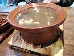 -有红鸡毛店·川菜(建设路店)