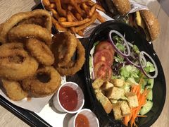 -The Habit Burger Grill 哈比特汉堡(复兴soho店)