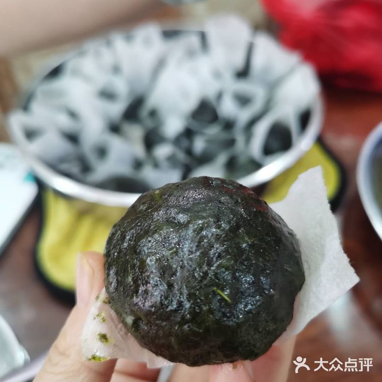 最近厨娘们喜爱青团青糕？