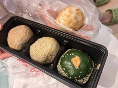 蛋黄肉松青团-阗福斋(惠山古镇店)