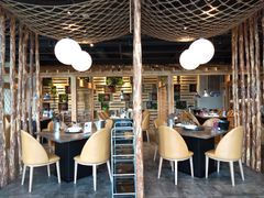 大堂-日进一片海.生腌海鲜火锅.宵夜烧烤(三里屯总店)