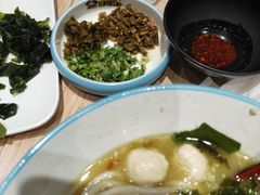 -灵芝妹子海鲜米线(劳动公园店)