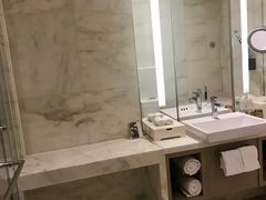 -上海漕河泾万丽酒店