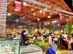 -三亚火车头万人海鲜广场