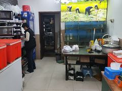 -湖南人家湘菜馆(镇江路店)