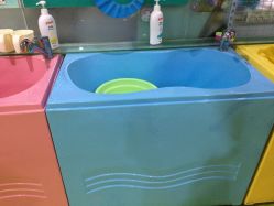 -小鸭先知婴儿游泳馆