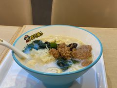 肉酱米线-灵芝妹子海鲜米线(凯德和平广场店)