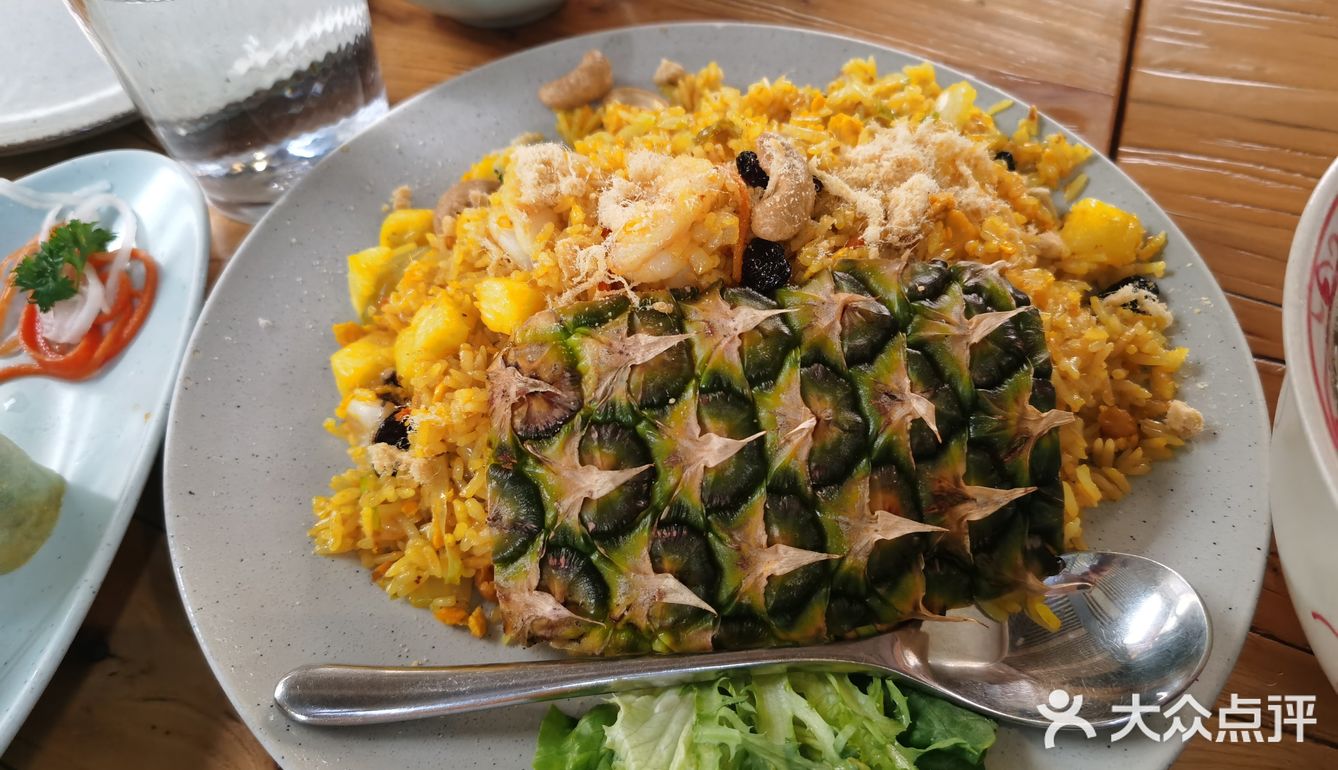 不太好咬，豆腐酱味略重。粉中规中矩，汤比较清淡
