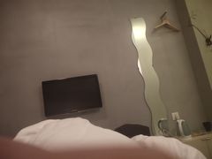 -卡罗酒店(东门晒布地铁站店)