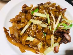 干炒牛河-汤城小厨•粤菜•靓汤(西直门凯德MALL店)