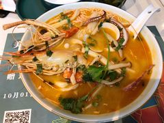 酸辣冬阴功海鲜汤檬粉-美奈小馆·越南料理(中航城君尚购物中心店)