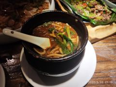 罐罐牛肉米线-中8楼风尚云南菜(颐堤港店)