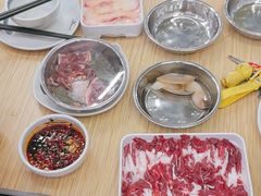 -杨老板·海鲜集市火锅·鲜切牛肉(中防万宝店)