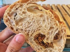 无花果面包-老梦面包 CHEZMOREL(三源里店)