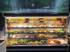 自助取餐区-万记麻辣烫国展总店