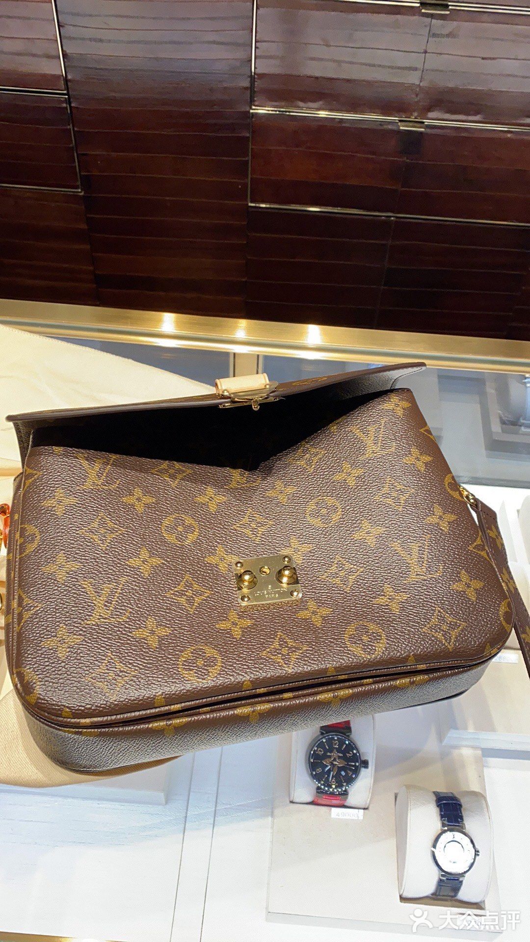 哈哈哈哈买到lv的邮差了