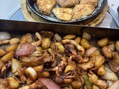 -老东镇啤酒屋海鲜加工·蒸汽海鲜·海鲜烧烤(台东店)