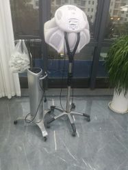 -茶发Salon·烫发染发理发