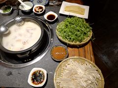 -大匠工房古船木艺术餐厅·猪肚鸡专门店(长白仙岛店)