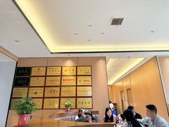 -梅利汴京烤鸭•开封豫菜地标店(东大街店)